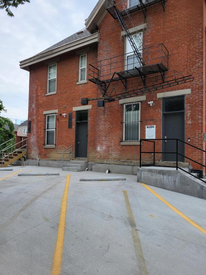 Spacious Industrial Split Level With A Balcony Cincinnati Zewnętrze zdjęcie